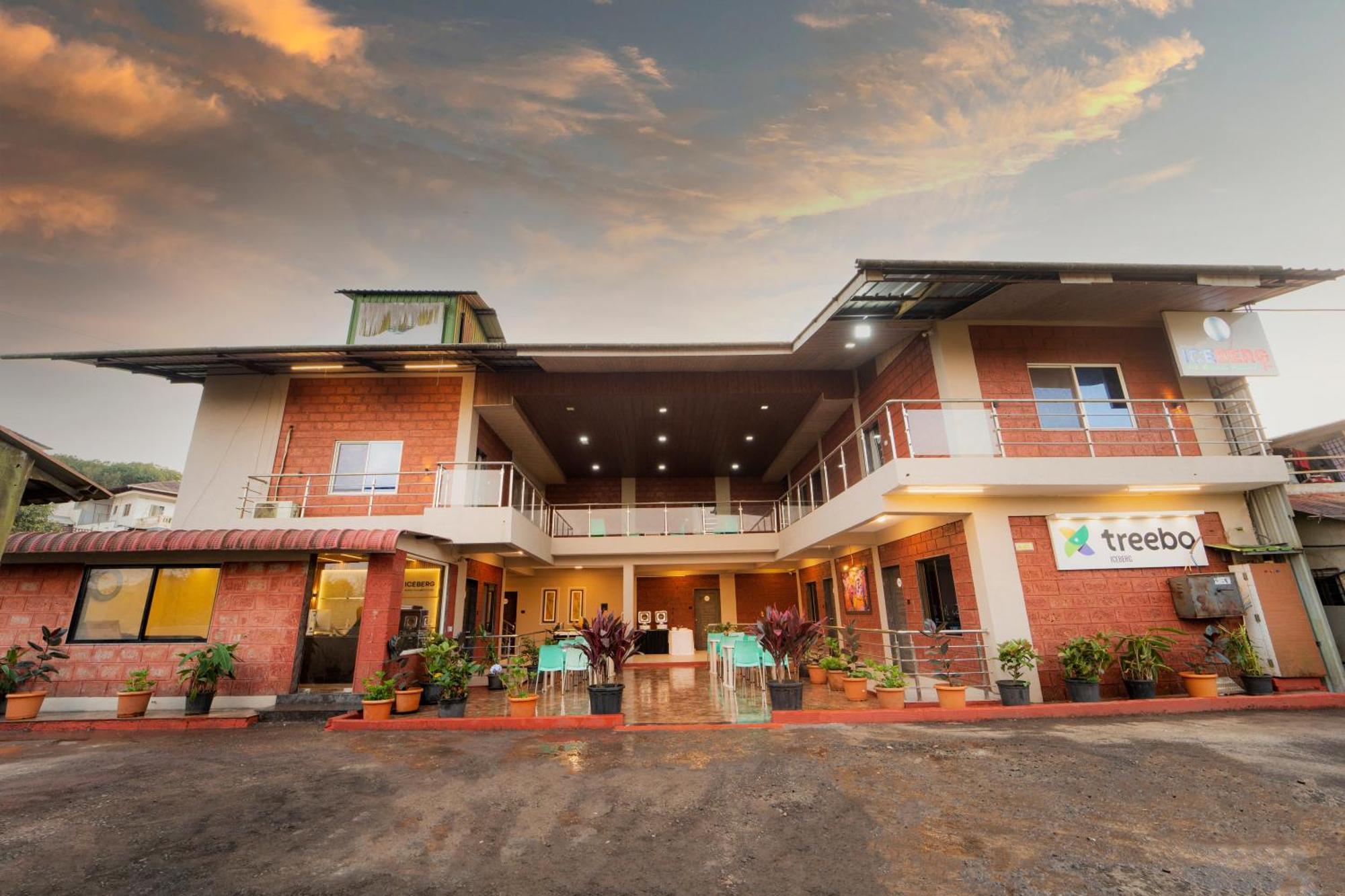 Treebo Iceberg Hotel มหาบาเลชวาร์ ภายนอก รูปภาพ