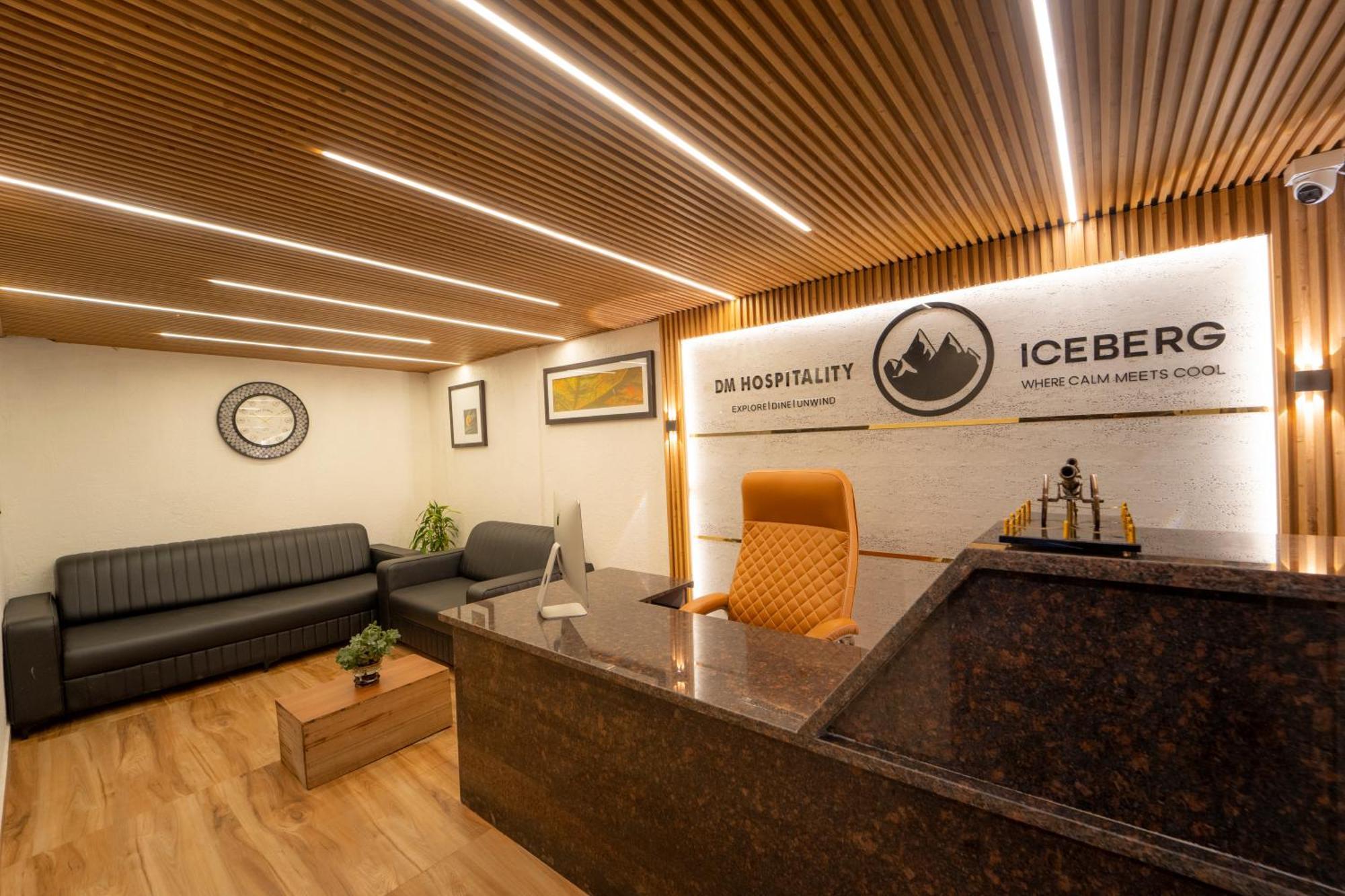 Treebo Iceberg Hotel มหาบาเลชวาร์ ภายนอก รูปภาพ